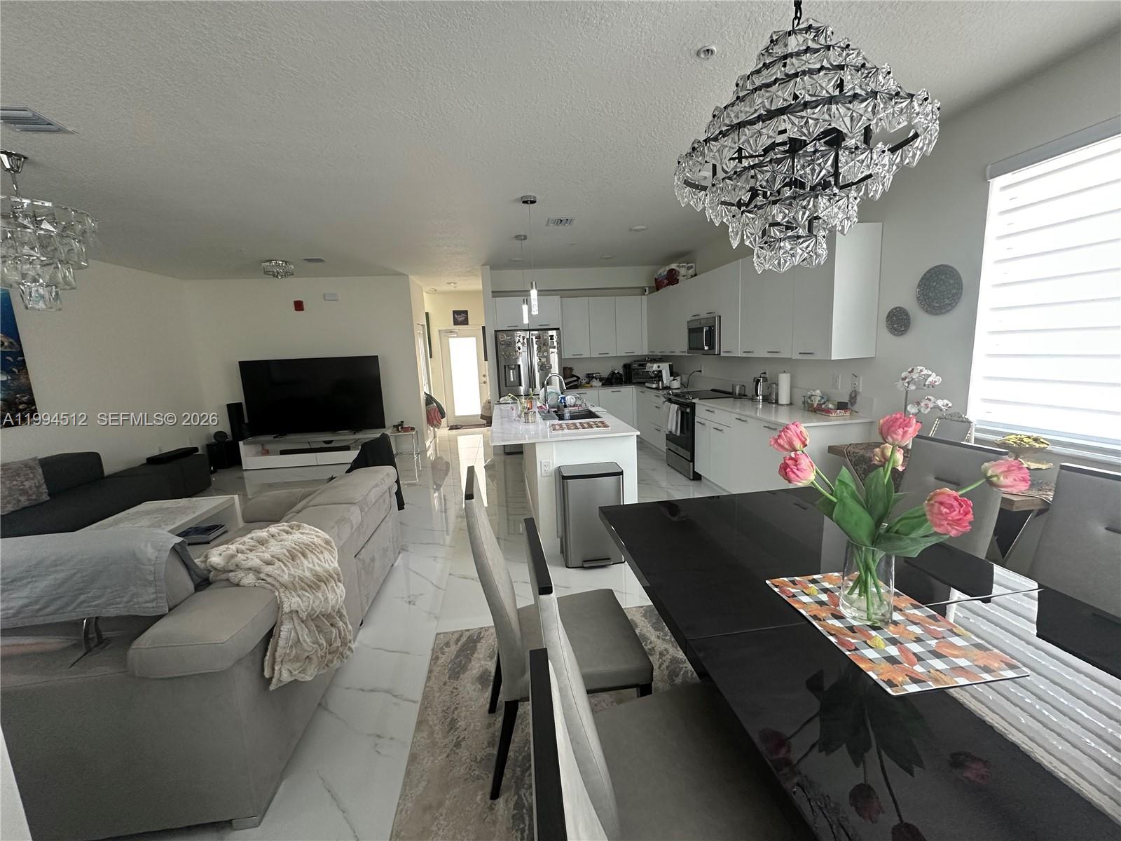 DOWNTOWN DORAL SOUTH PHAS - Residential