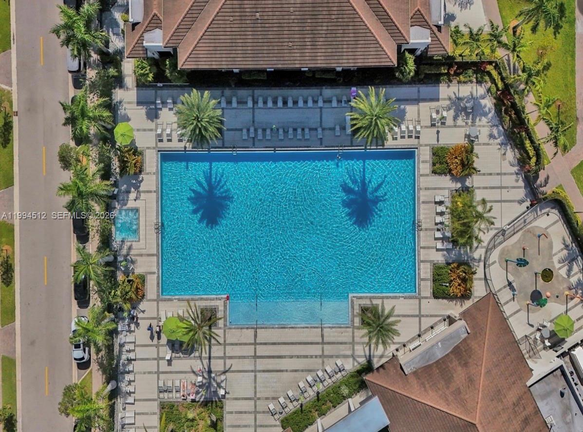 DOWNTOWN DORAL SOUTH PHAS - Residential