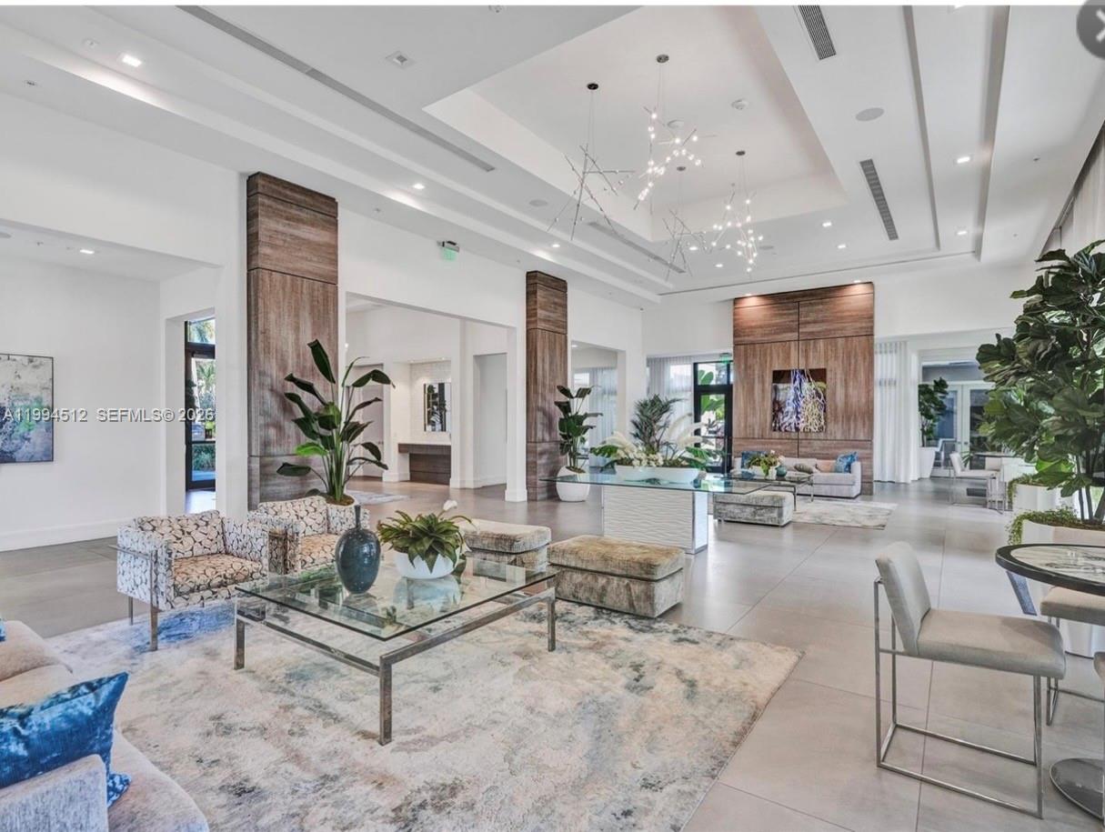 DOWNTOWN DORAL SOUTH PHAS - Residential