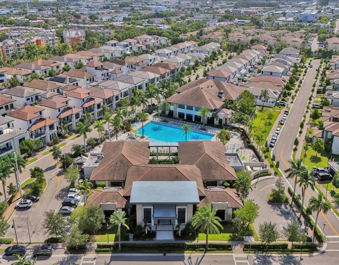 DOWNTOWN DORAL SOUTH PHAS - Residential