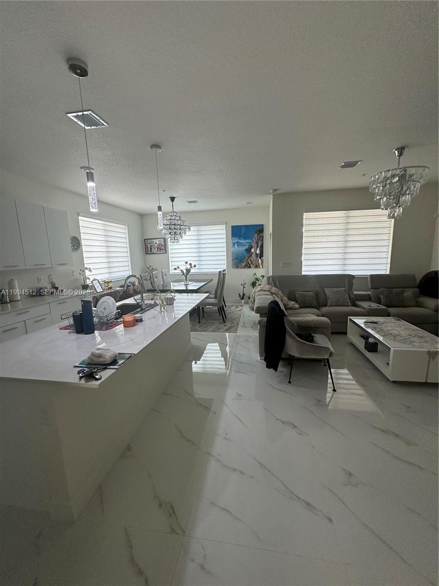 DOWNTOWN DORAL SOUTH PHAS - Residential