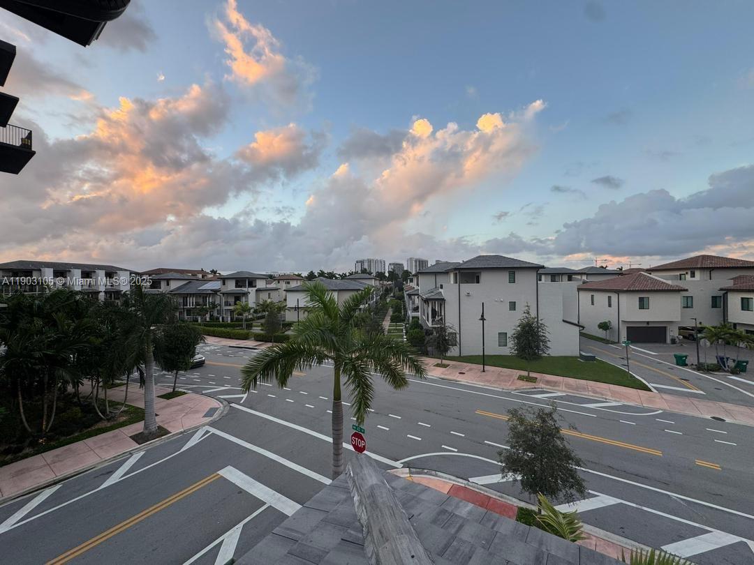 DOWNTOWN DORAL SOUTH PHAS - Residential Lease