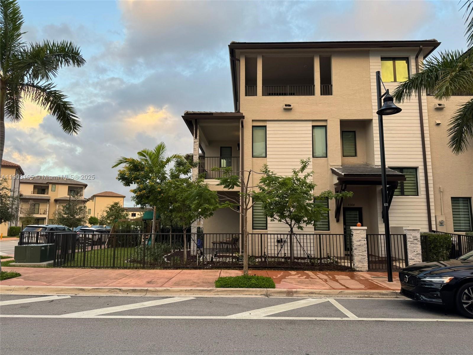 DOWNTOWN DORAL SOUTH PHAS - Residential Lease