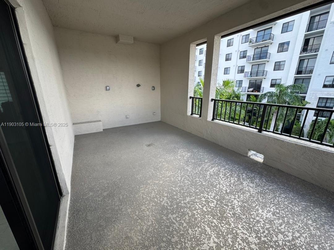 DOWNTOWN DORAL SOUTH PHAS - Residential Lease