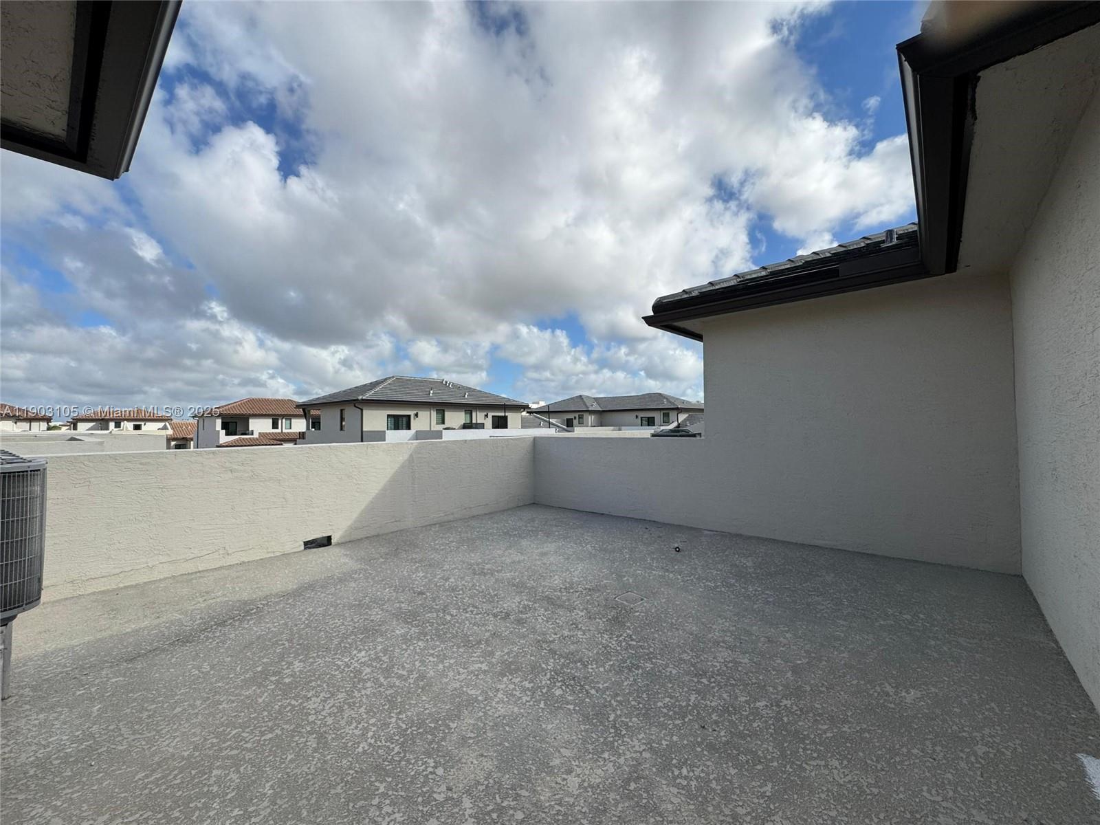 DOWNTOWN DORAL SOUTH PHAS - Residential Lease