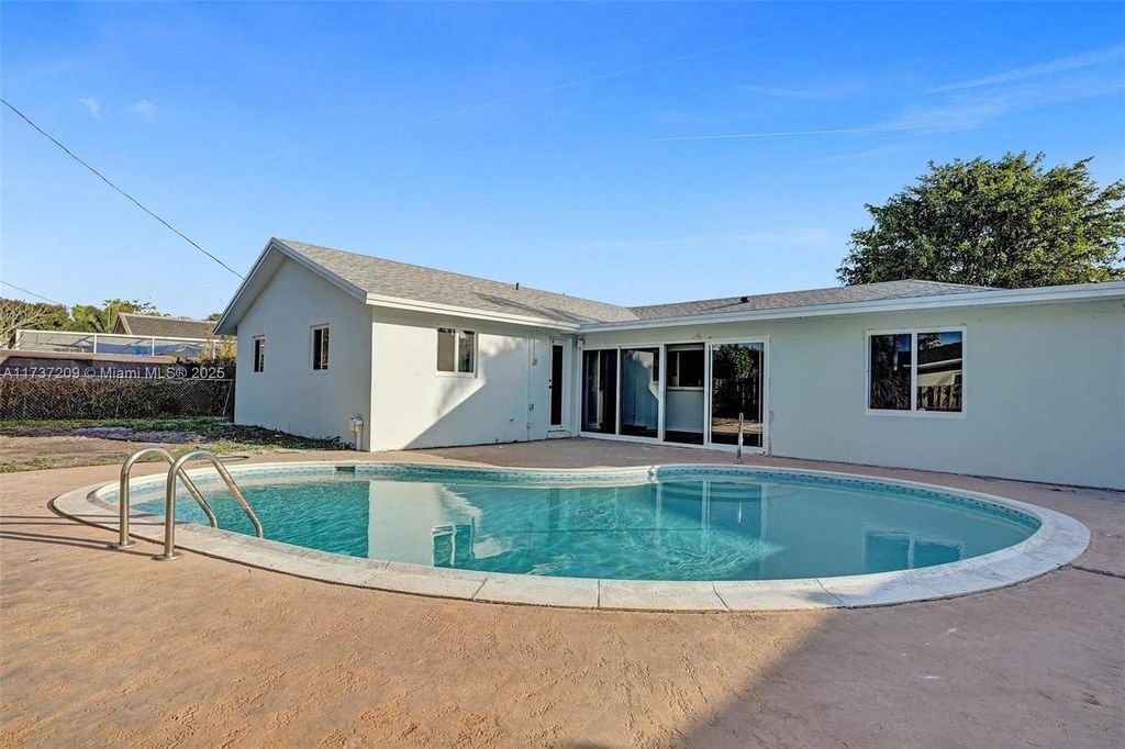 Photo of 275 NE 24th Ct, Boca Raton, FL 33431 (MLS # A11737209)