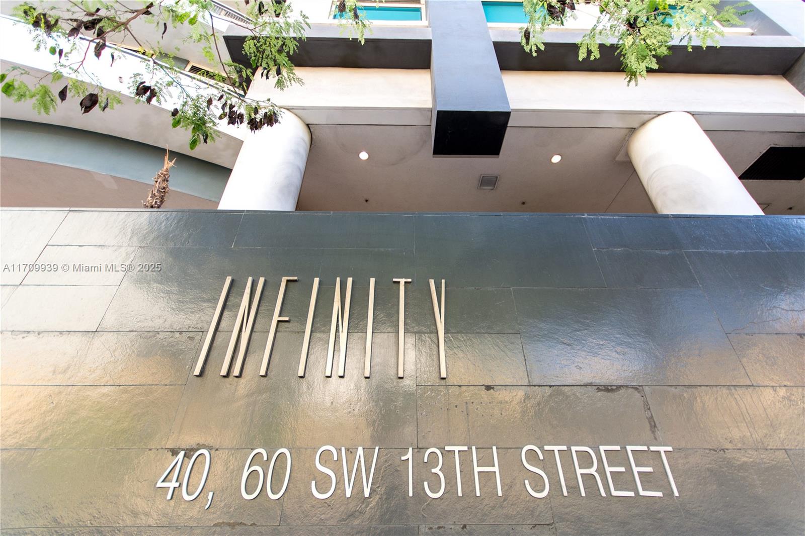 Property for Sale at 60 Sw 13th St 3805, Miami, Broward County, Florida - Bedrooms: 1 
Bathrooms: 1  - $435,000