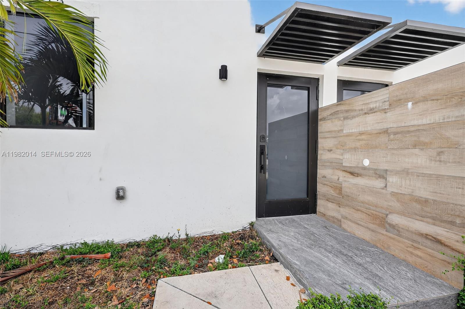 LAURAVILLE GARDENS - Residential