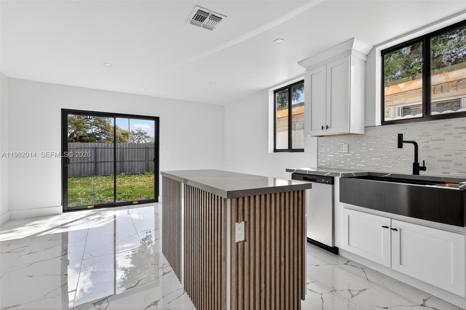 LAURAVILLE GARDENS - Residential