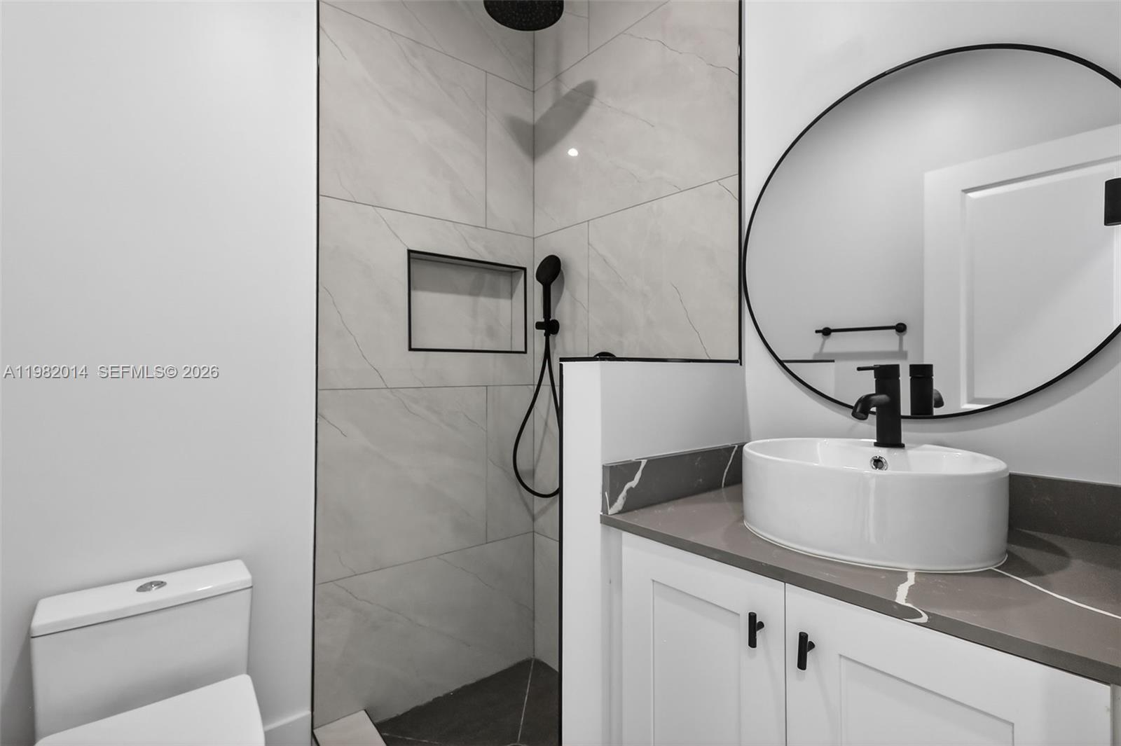 LAURAVILLE GARDENS - Residential