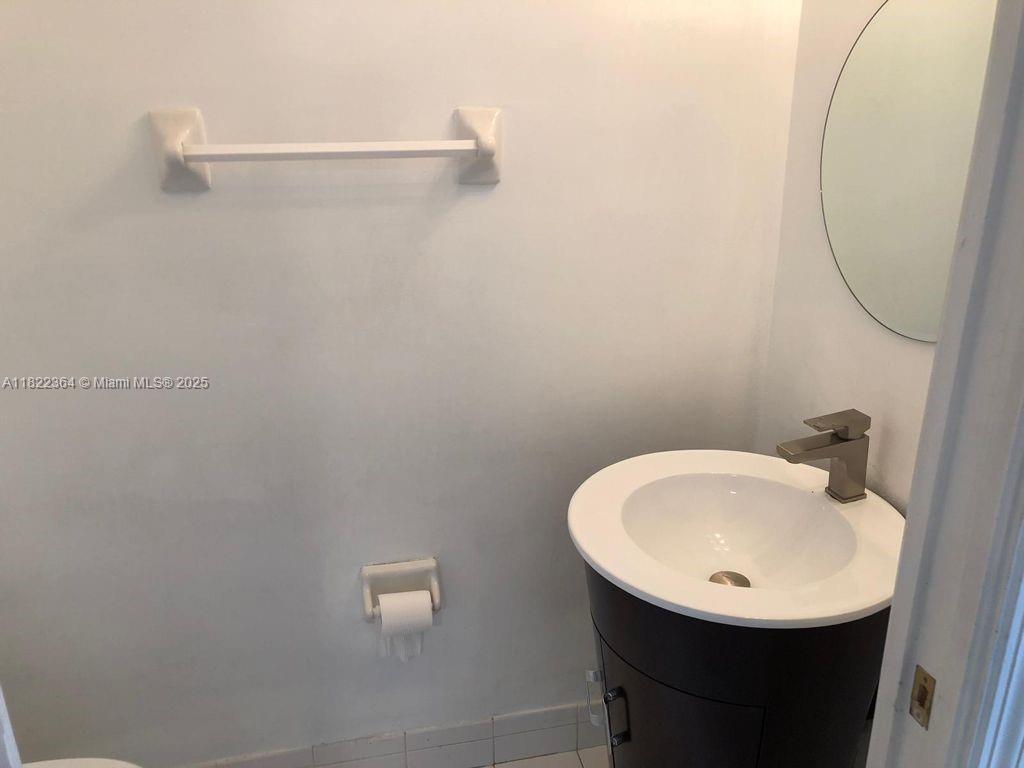 LAS BRISAS AT DORAL CONDO - Residential Lease