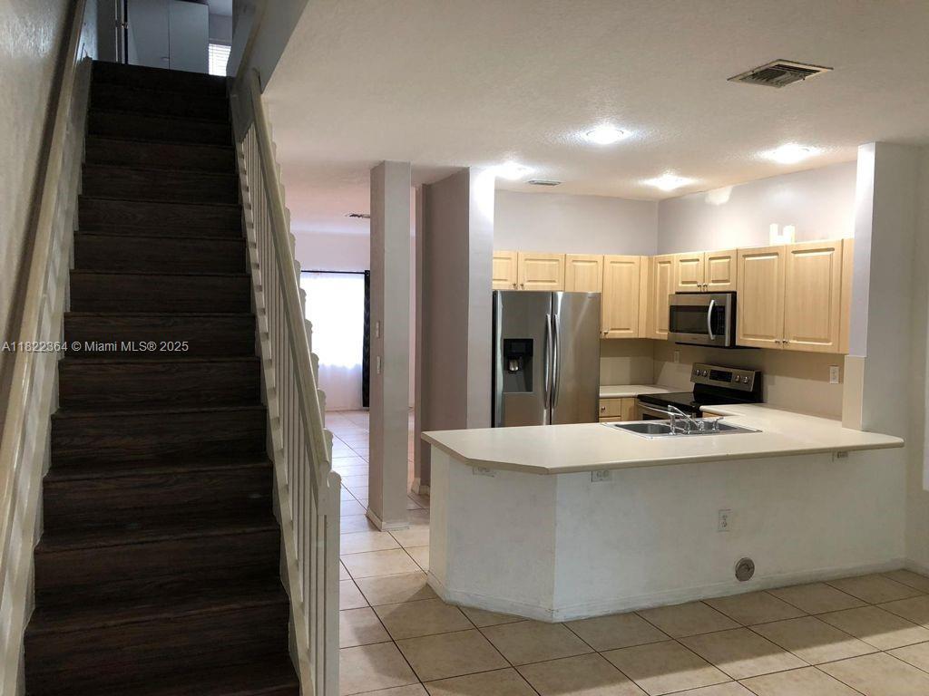 LAS BRISAS AT DORAL CONDO - Residential Lease