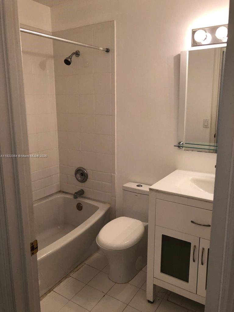 LAS BRISAS AT DORAL CONDO - Residential Lease