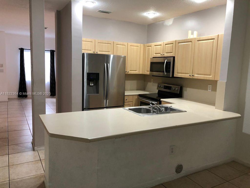 LAS BRISAS AT DORAL CONDO - Residential Lease