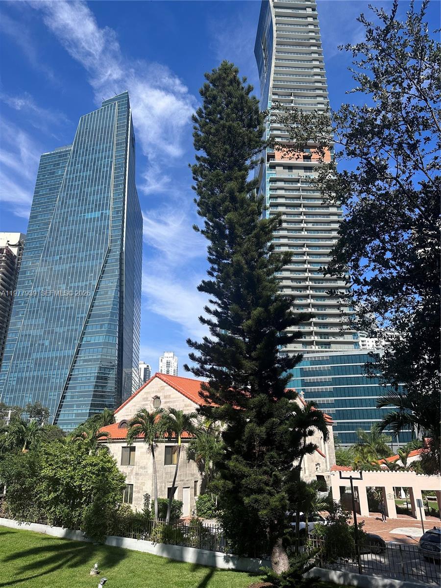 1541 Brickell Ave B403