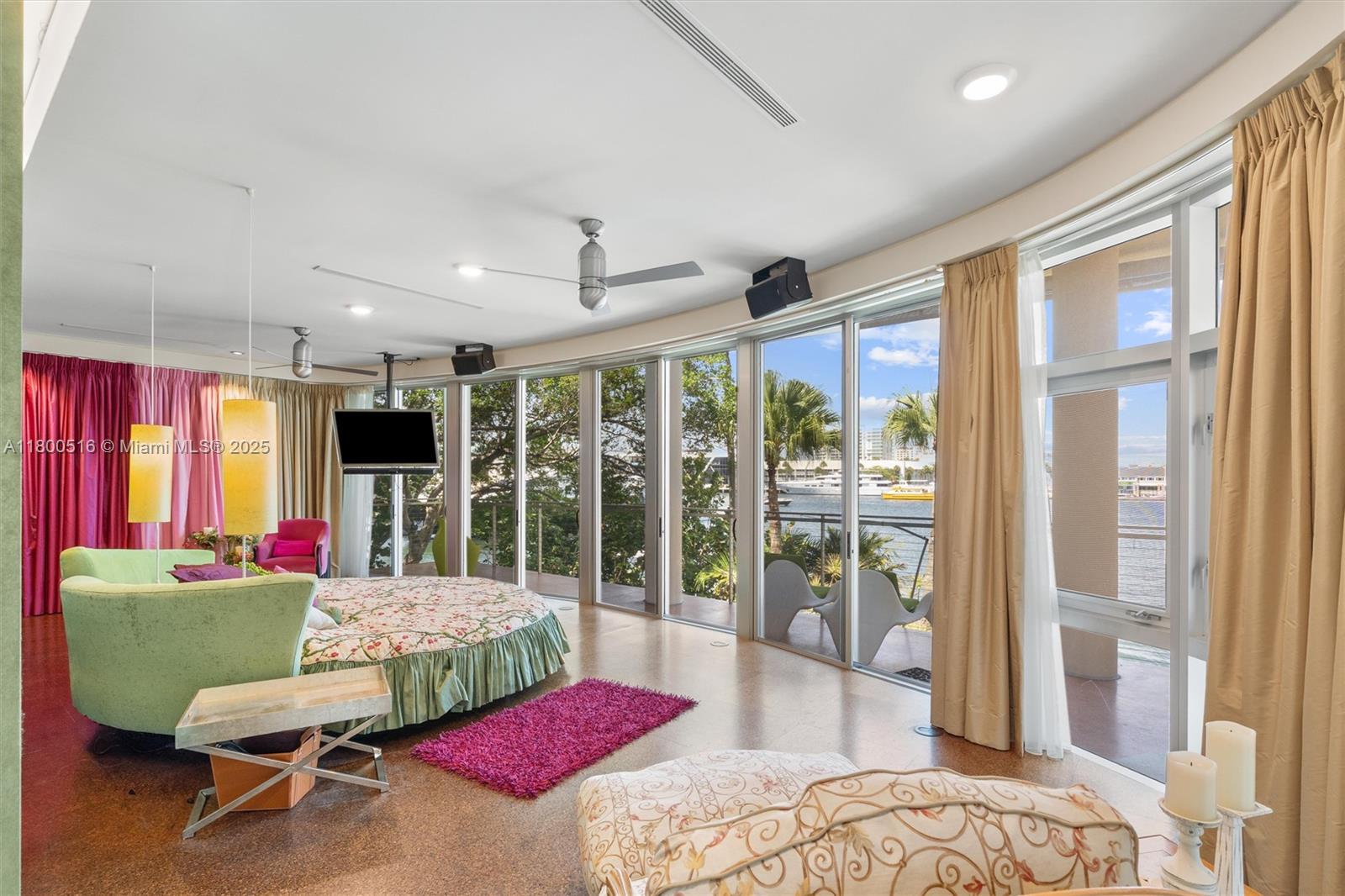 HARBOR BEACH - Residential