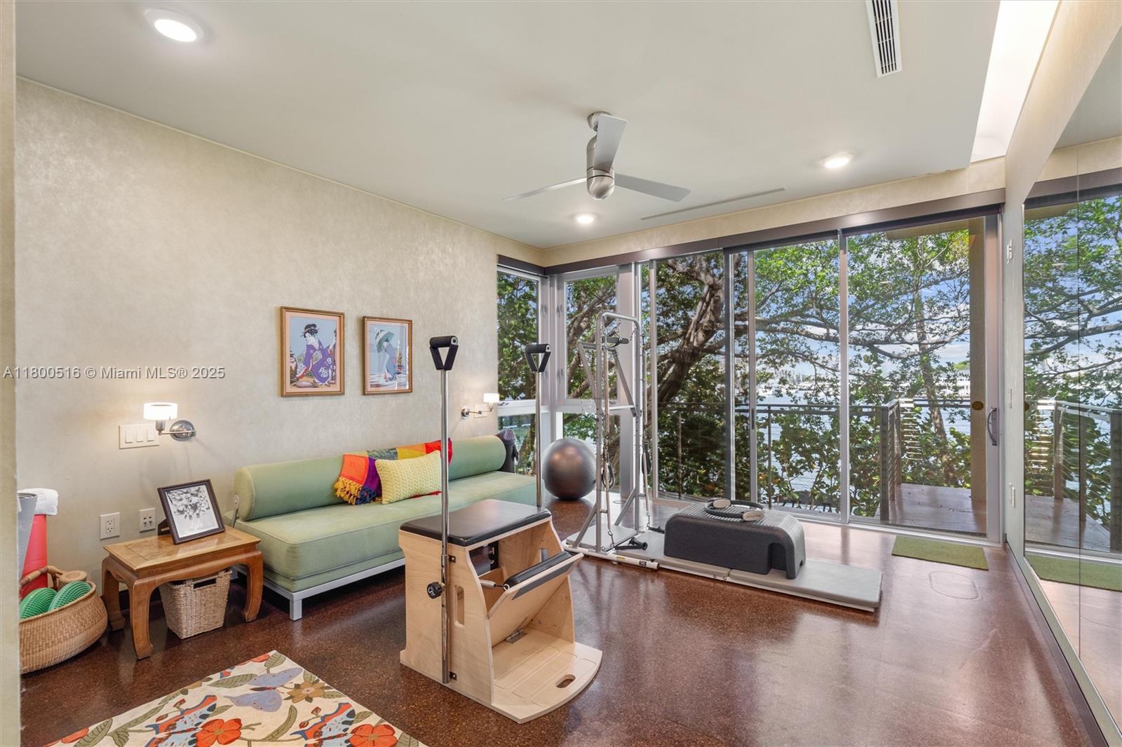 HARBOR BEACH - Residential