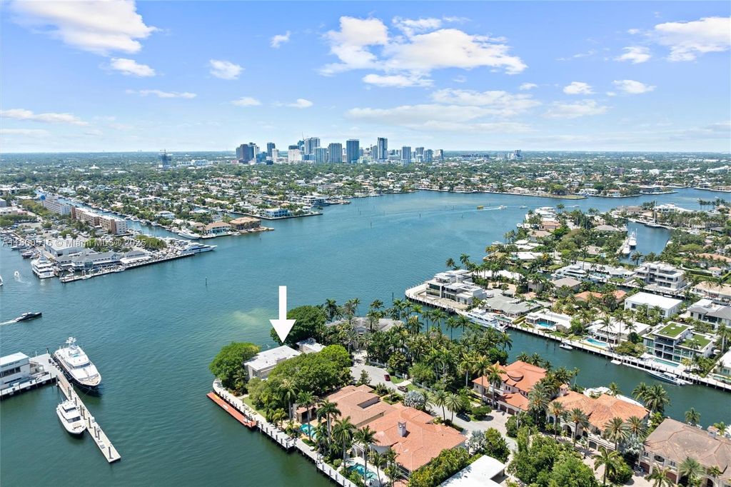 Photo of 2500 Mercedes Dr, Fort Lauderdale, FL 33316 (MLS # A11800516)