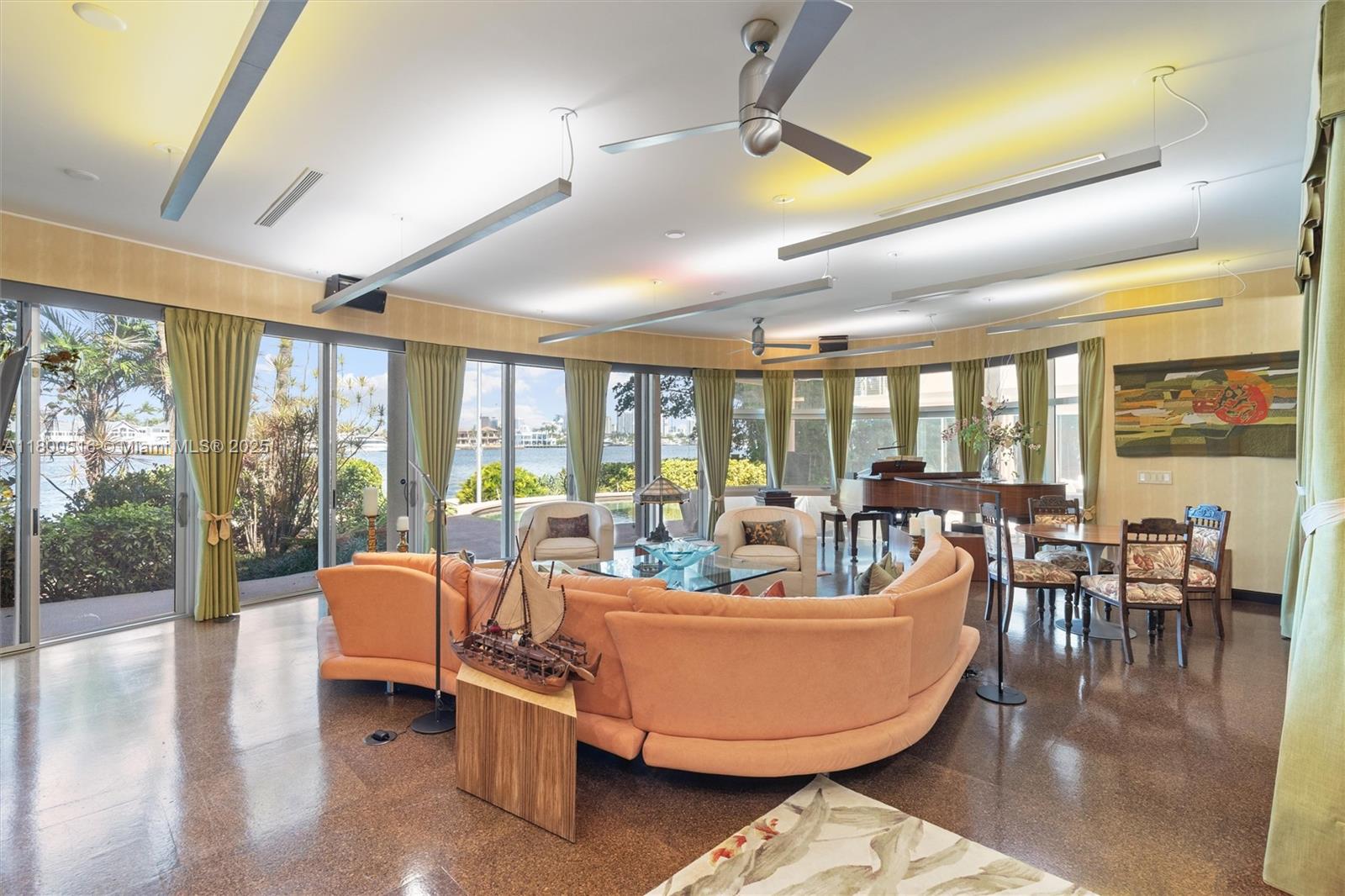 HARBOR BEACH - Residential