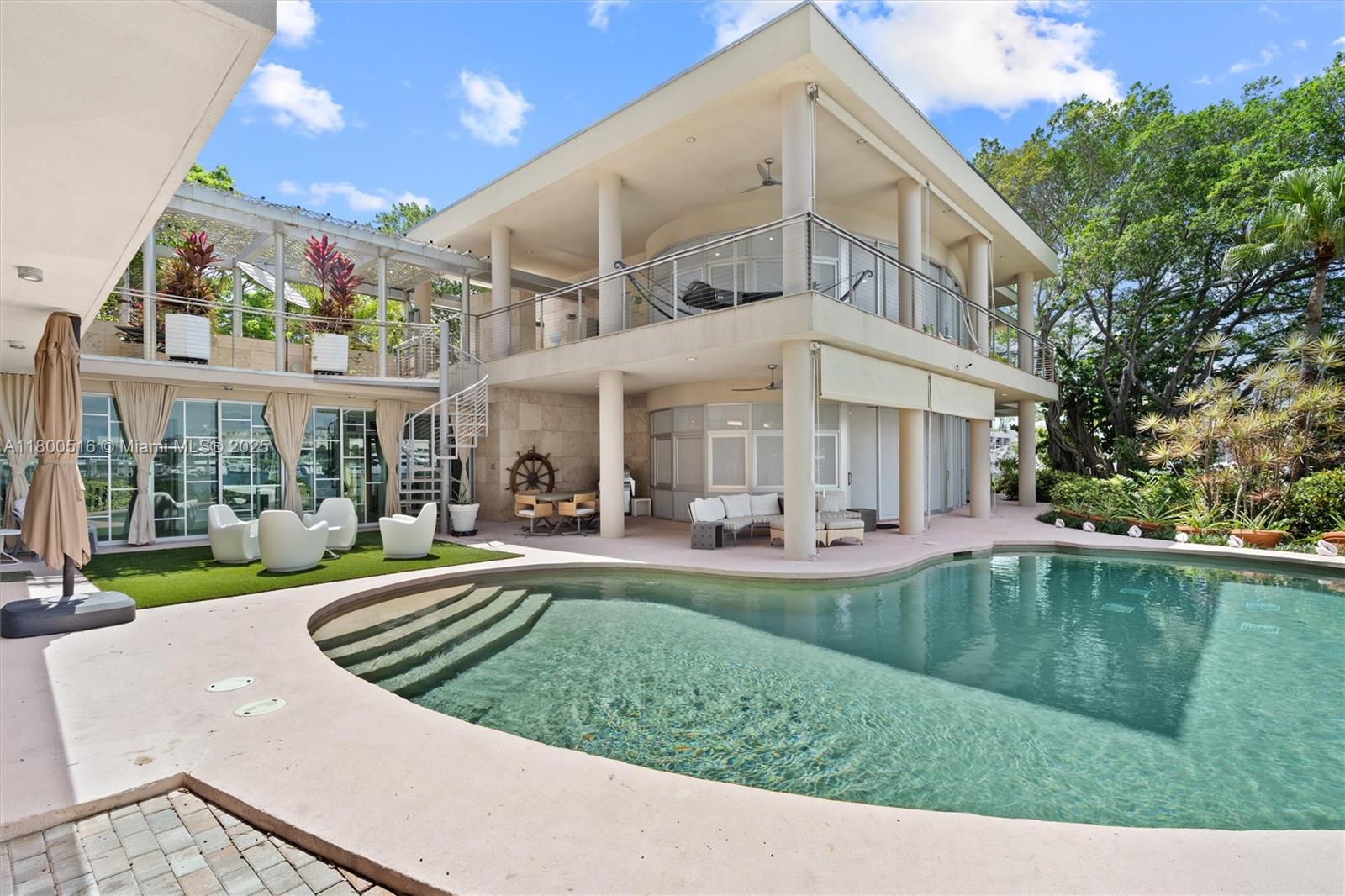 HARBOR BEACH - Residential