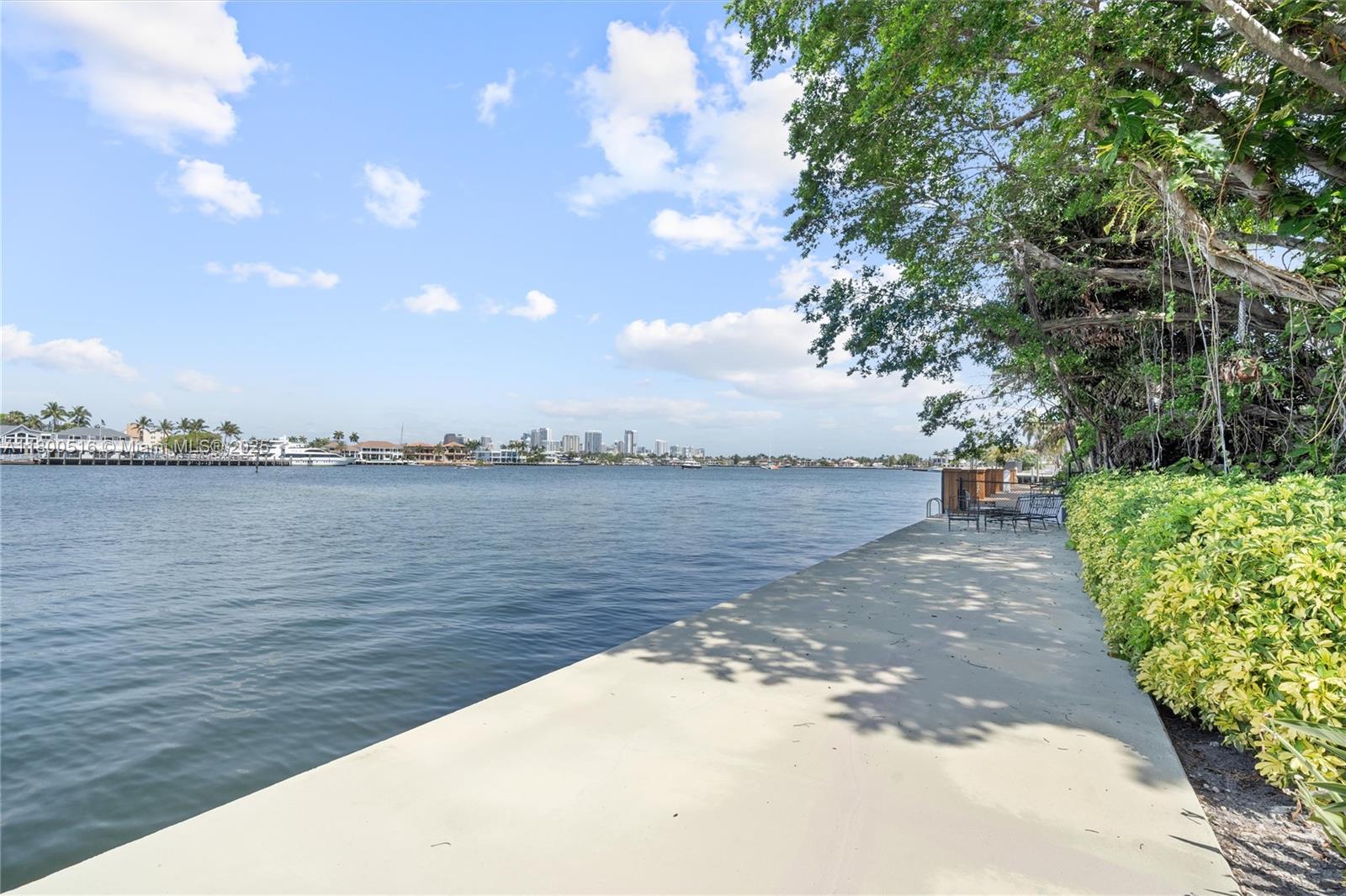 HARBOR BEACH - Residential