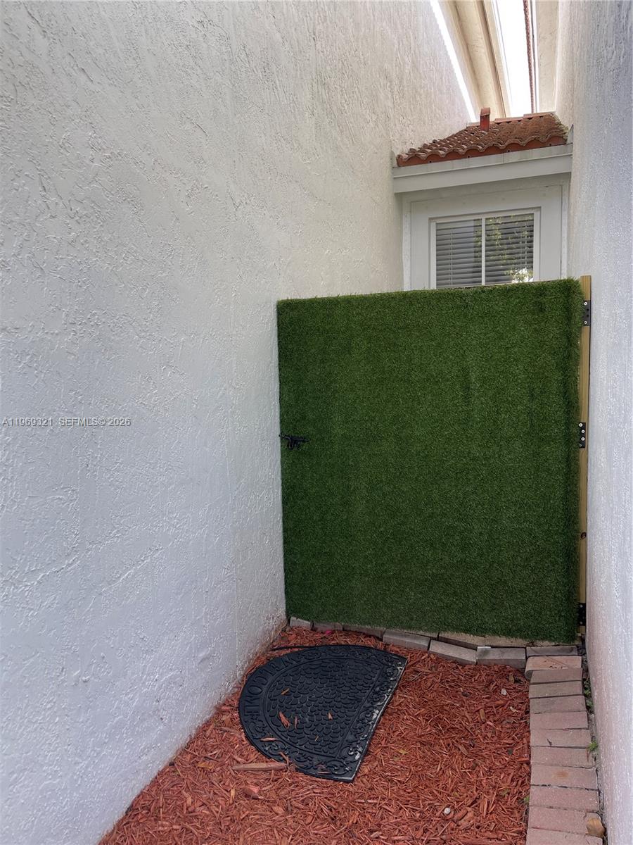 Islands/Doral - Residential Lease