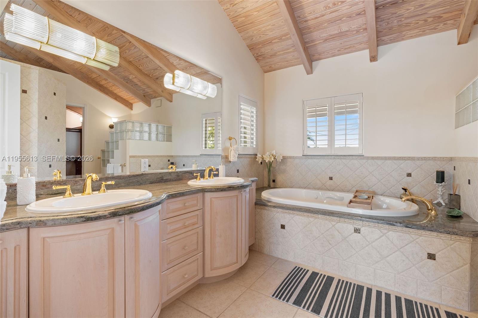 PORT ANTIGUA PLAT NO 2 - Residential