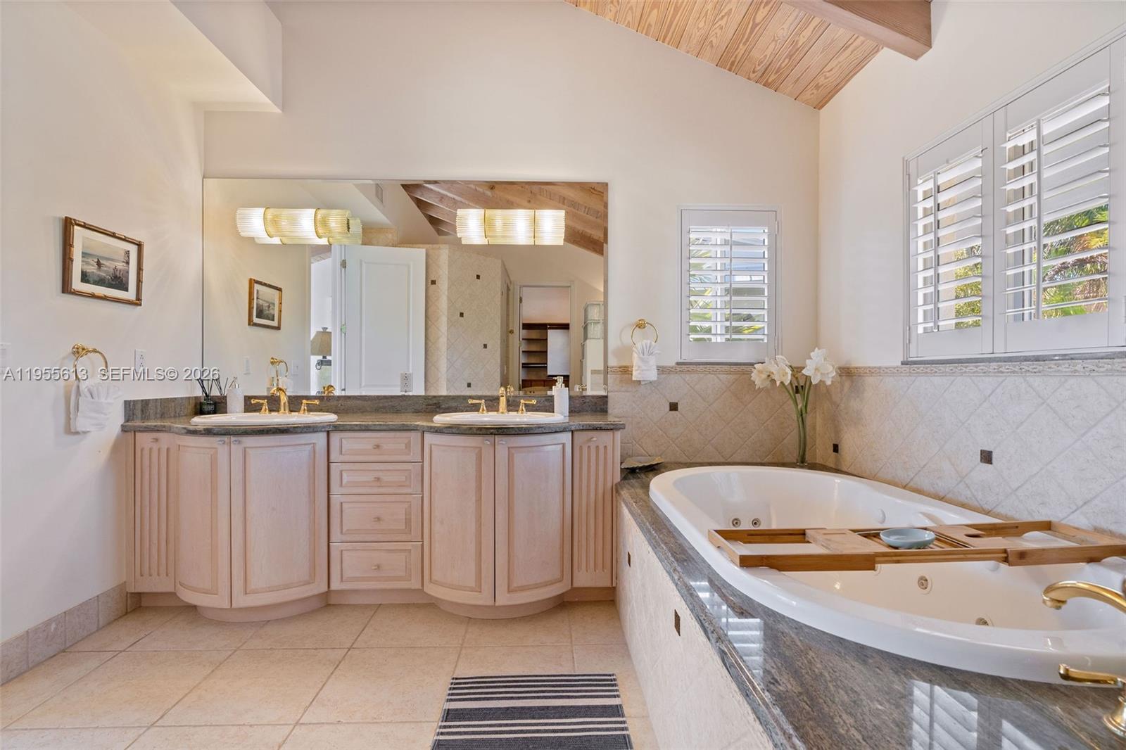 PORT ANTIGUA PLAT NO 2 - Residential