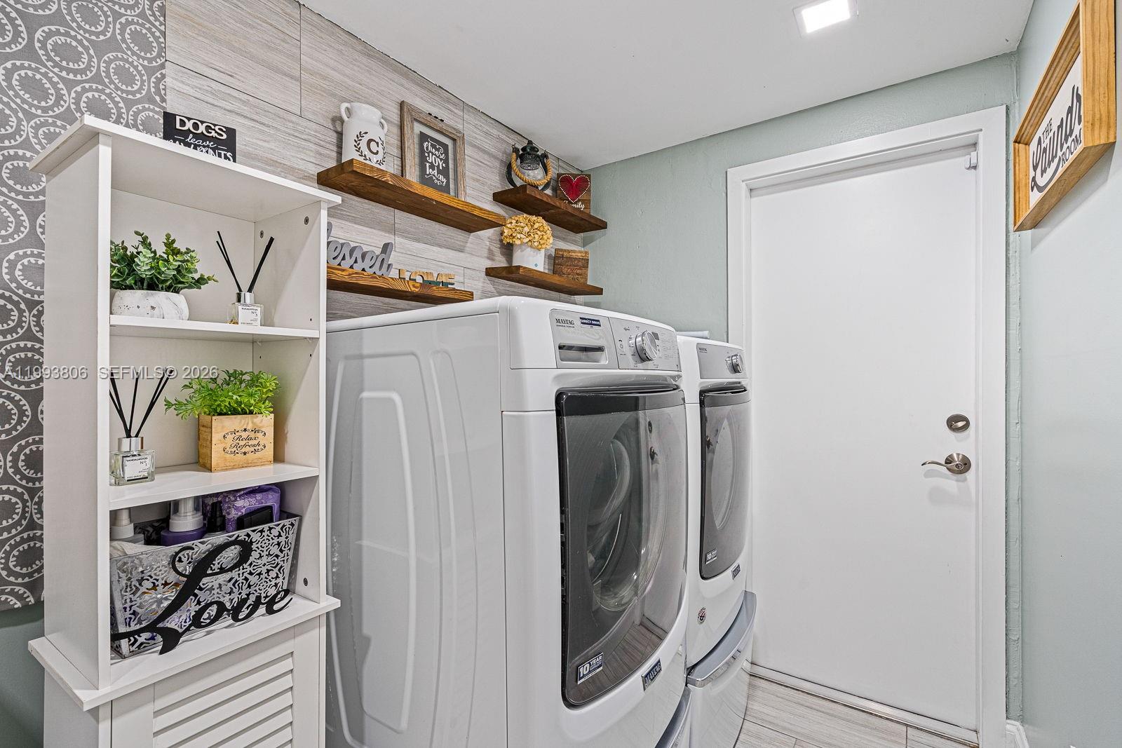 WHISPERING PINES EST SEC - Residential