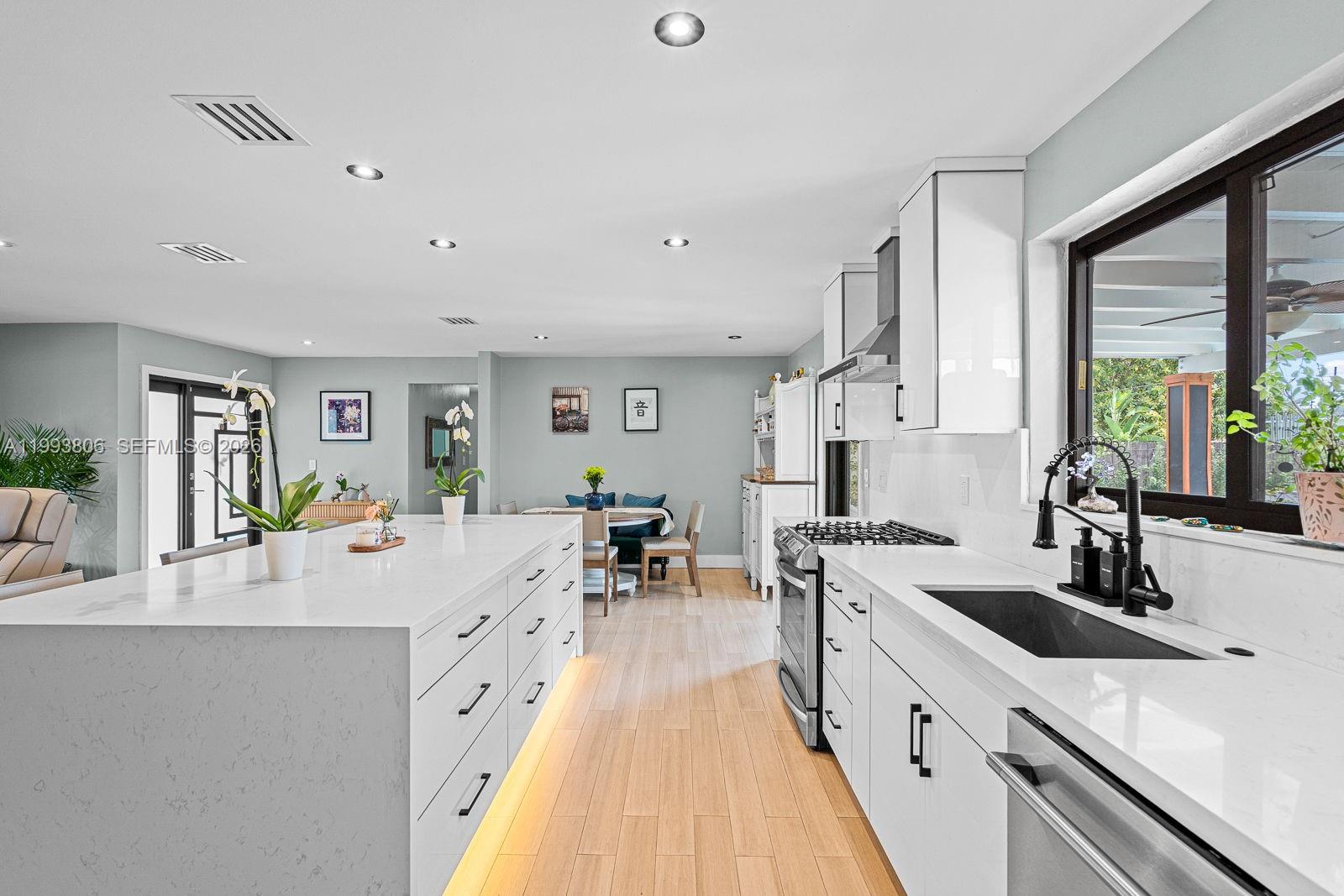 WHISPERING PINES EST SEC - Residential