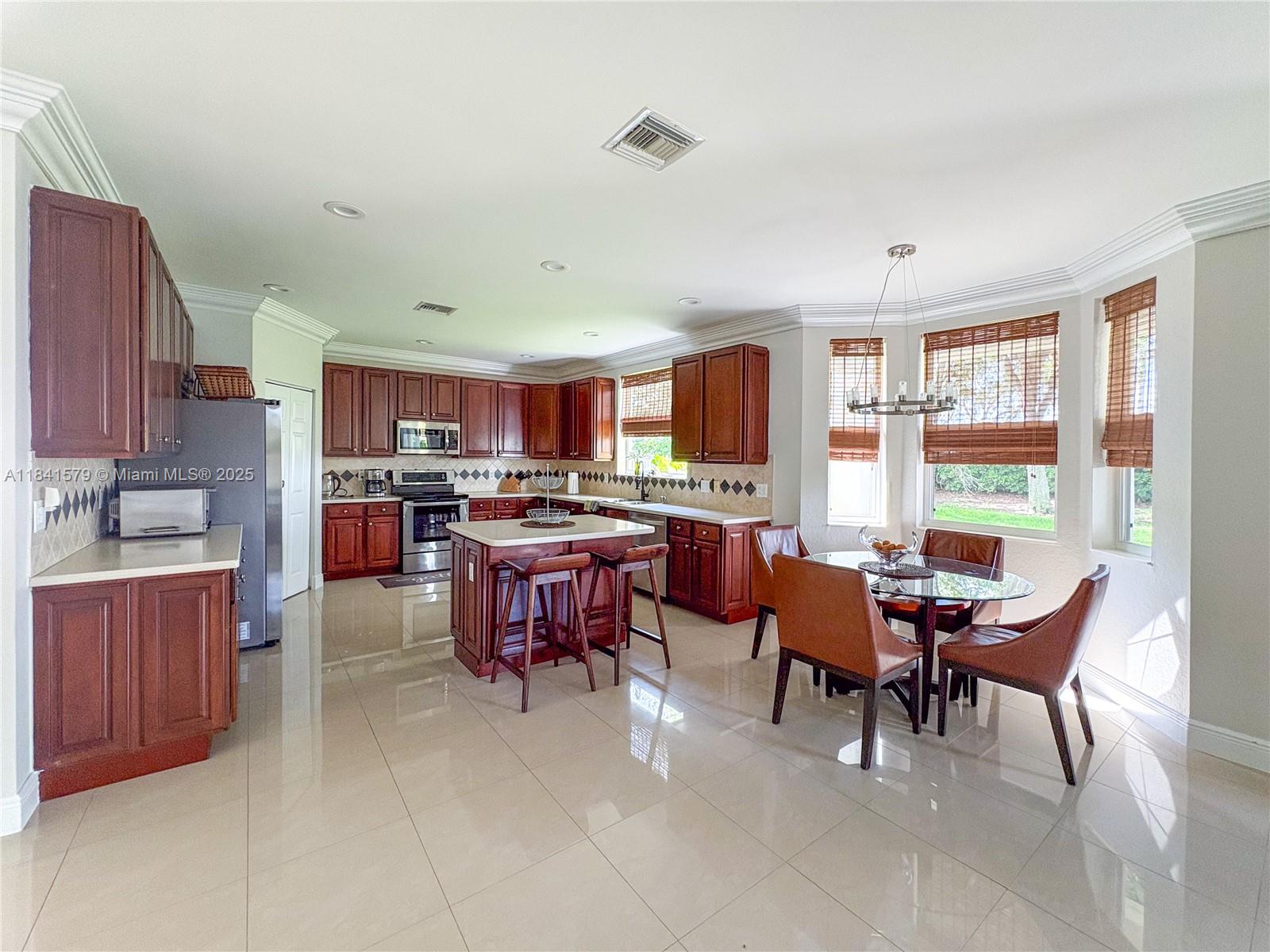 4006 Bahia Isle Cir none