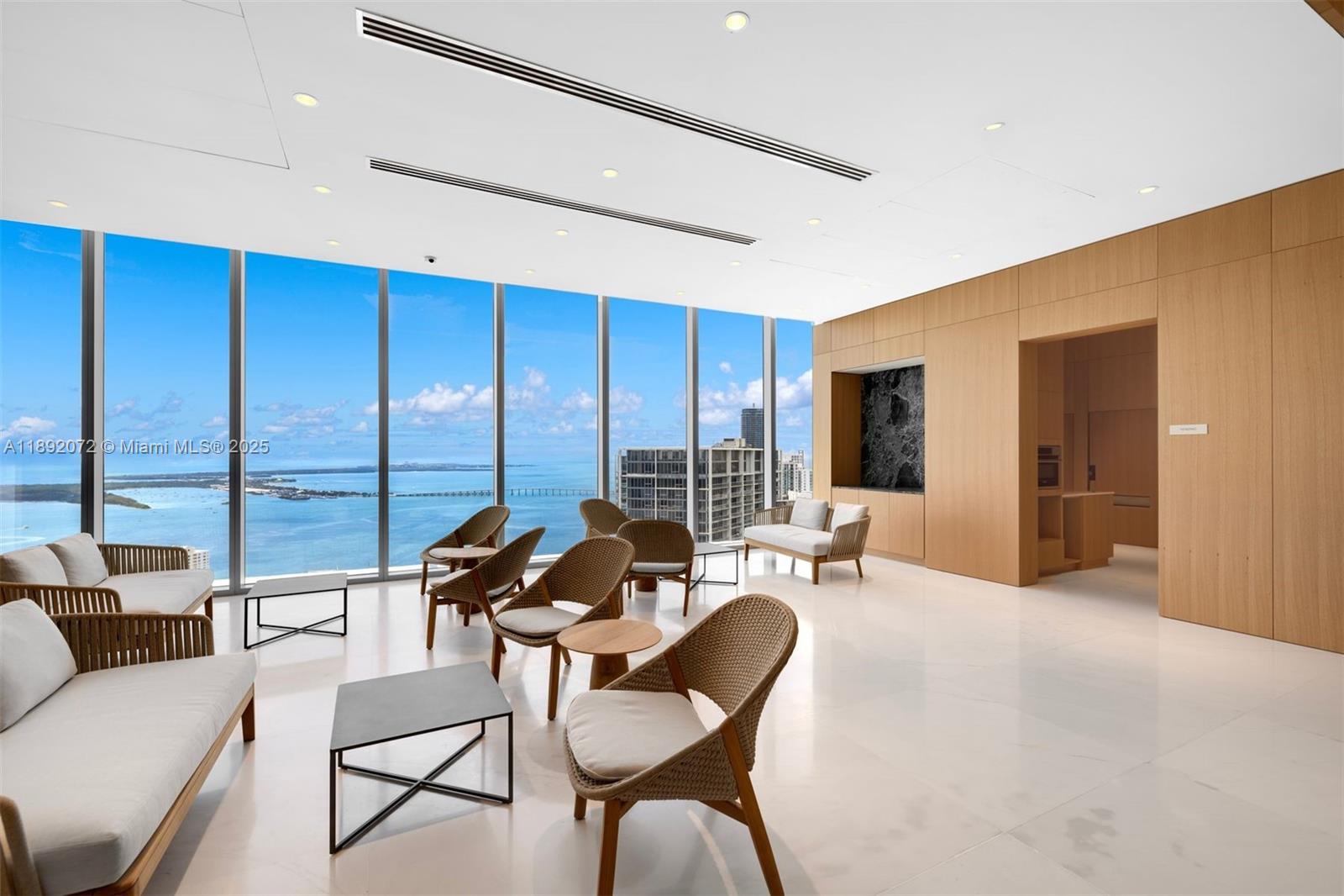 ASTON MARTIN RESIDENCES - Residential