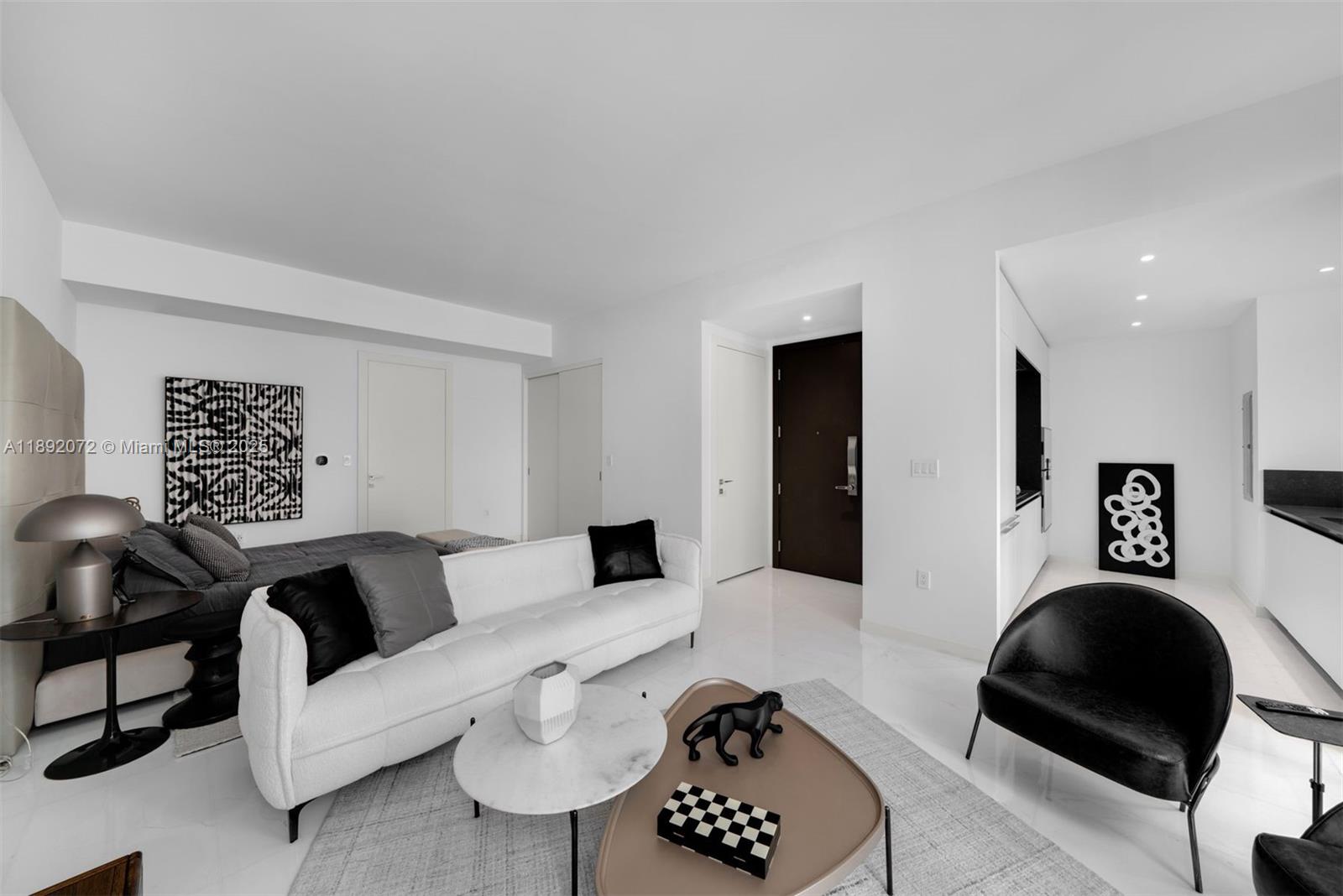 ASTON MARTIN RESIDENCES - Residential