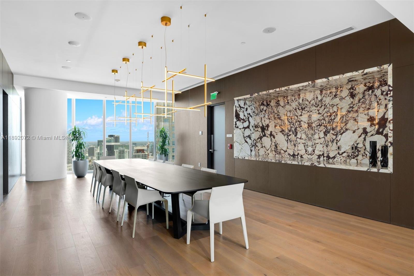 ASTON MARTIN RESIDENCES - Residential