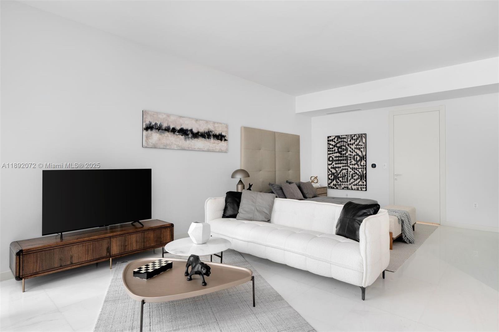 ASTON MARTIN RESIDENCES - Residential