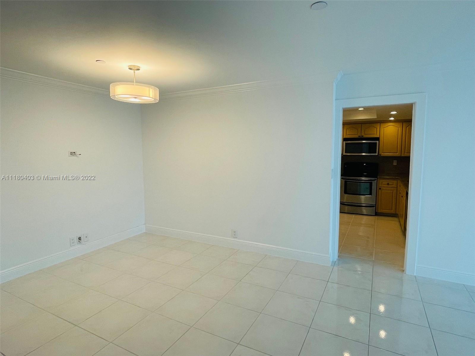 Key Biscayne, Florida 33149, United States, 2 Bedrooms Bedrooms, ,2 BathroomsBathrooms,Residential,Active,75031