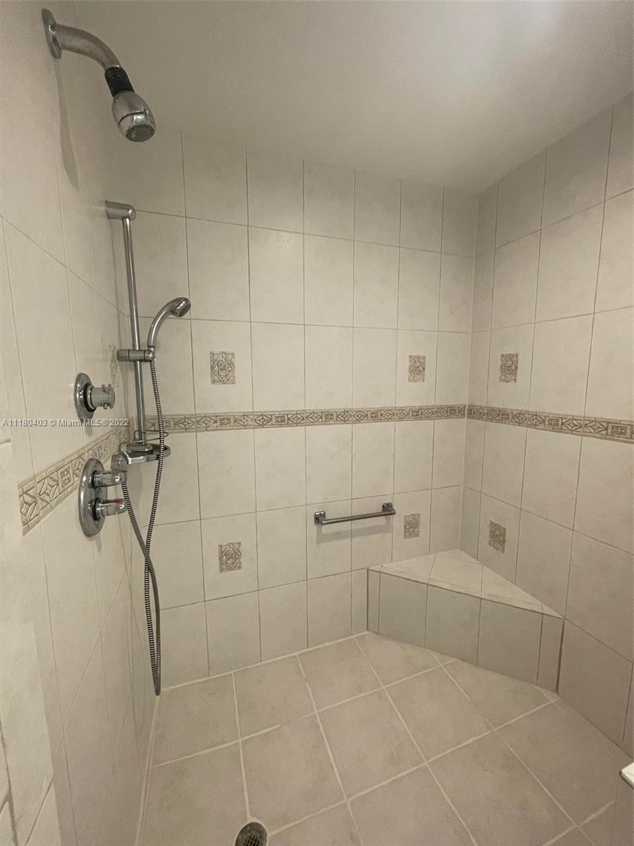 Key Biscayne, Florida 33149, United States, 2 Bedrooms Bedrooms, ,2 BathroomsBathrooms,Residential,Active,75031