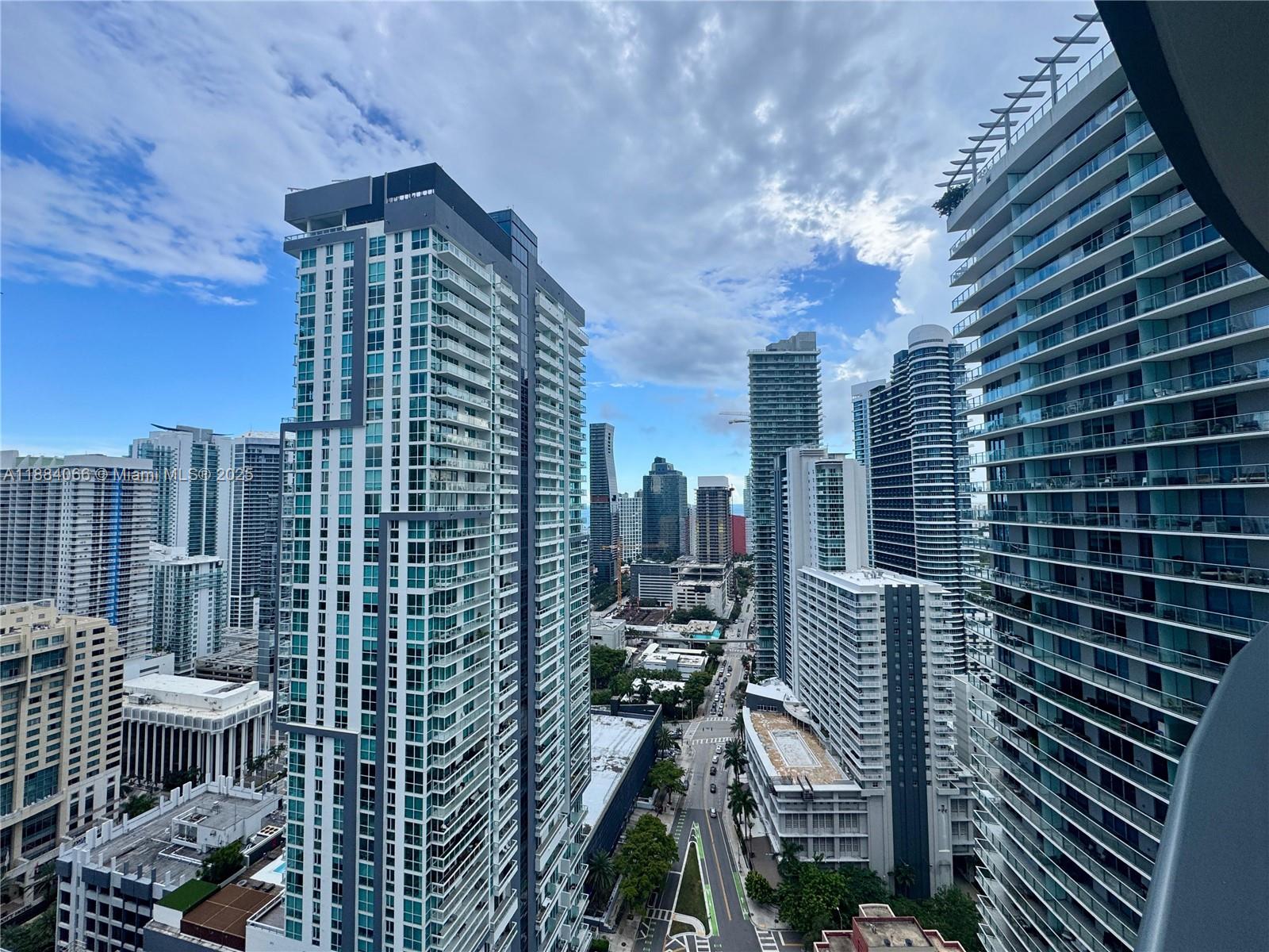 1000 Brickell Plz 3302