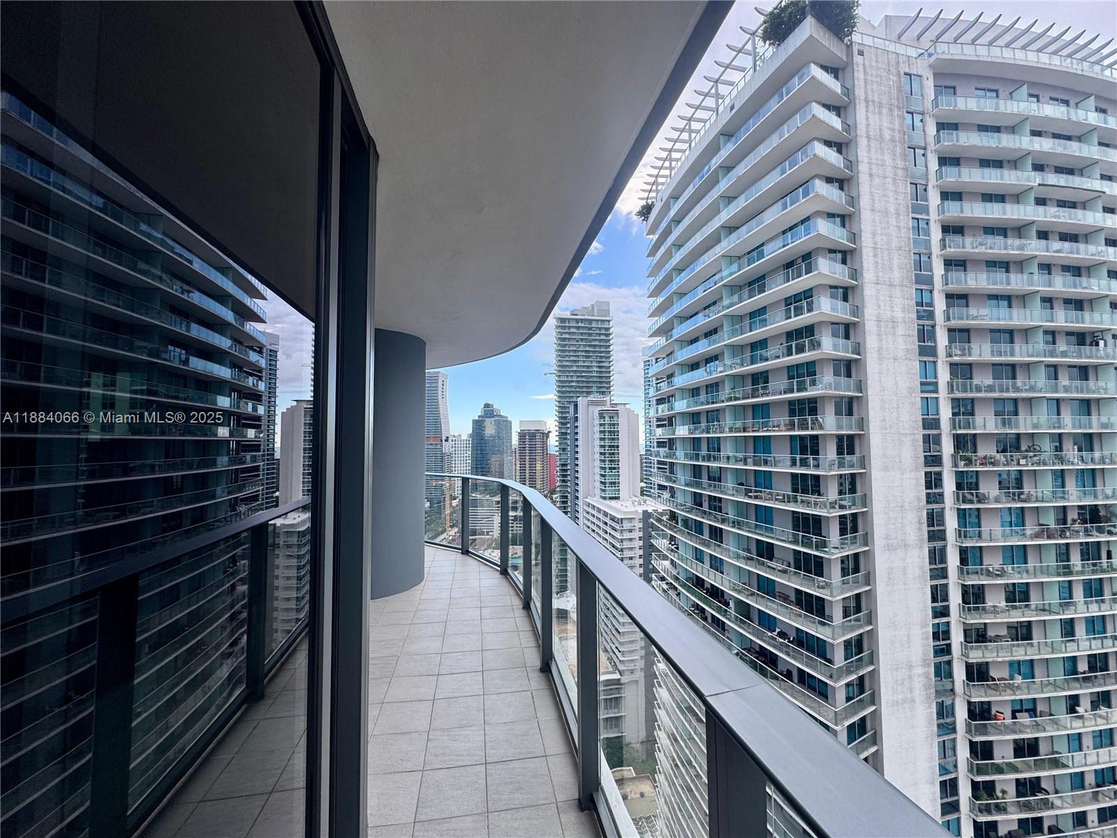1000 Brickell Plz 3302