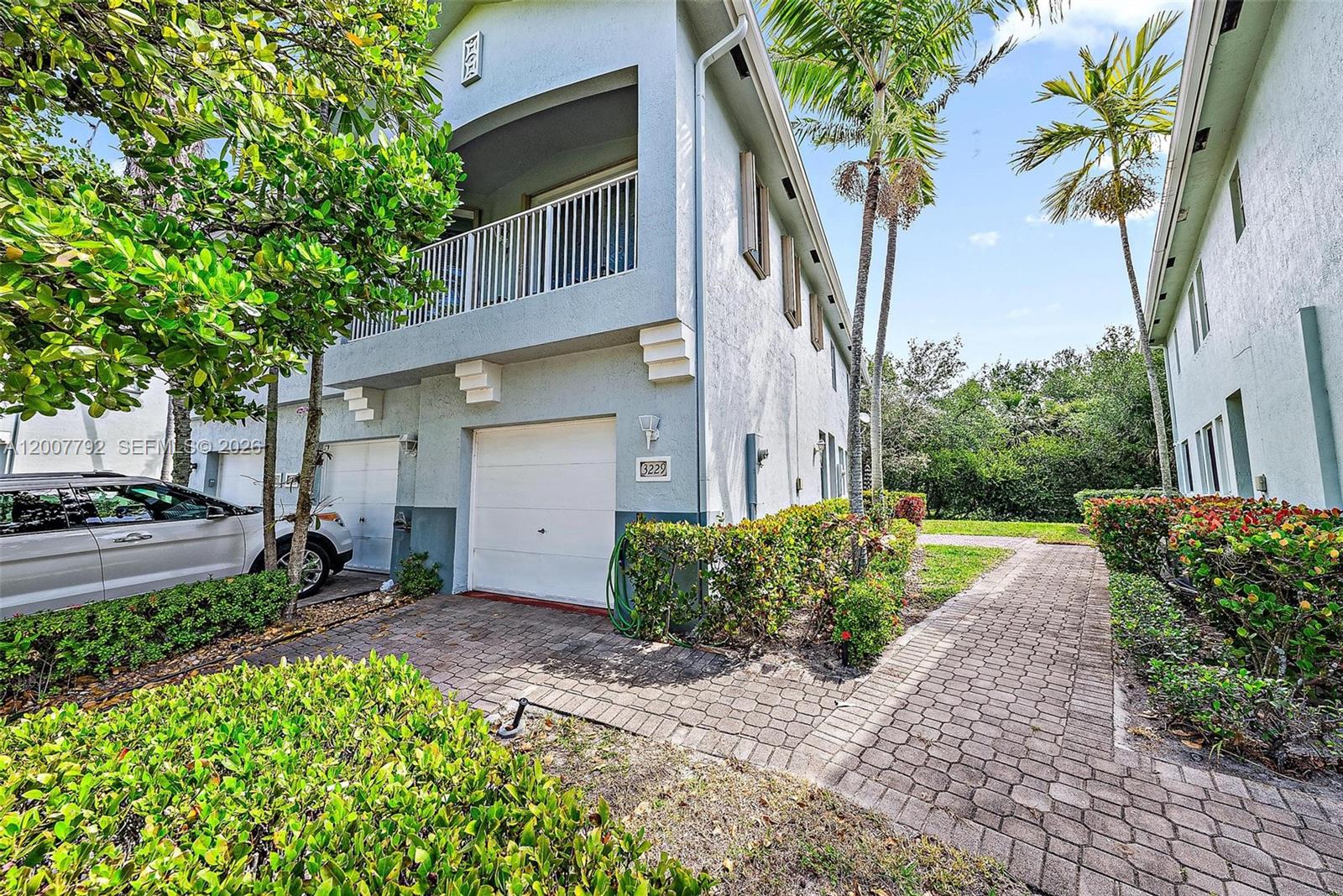 3229 Laurel Ridge Cir 3229