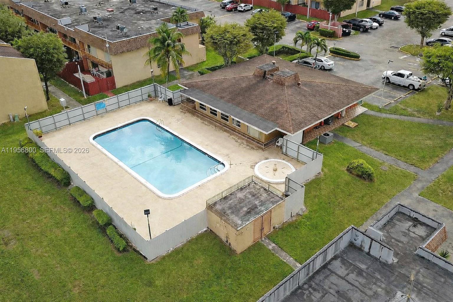 UNIVERSITY TRAIL CONDO - Residential