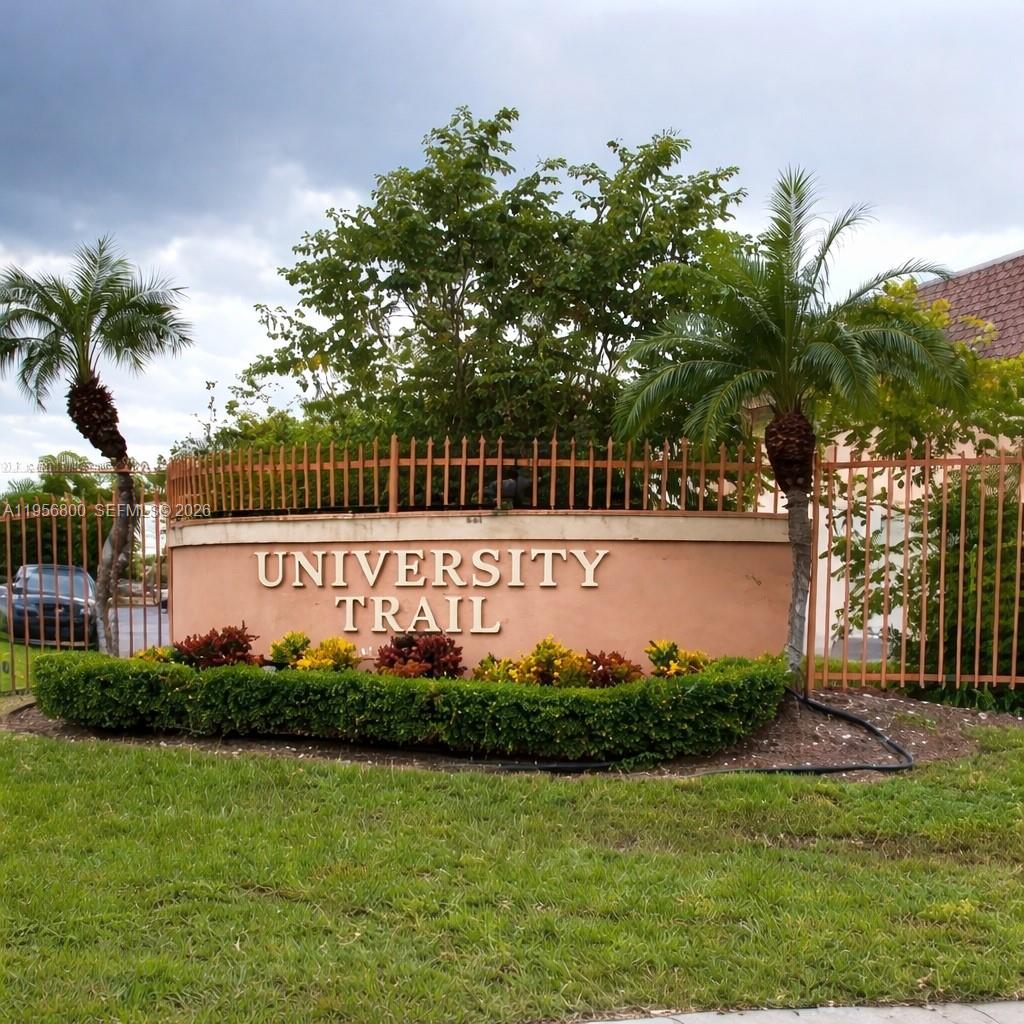 UNIVERSITY TRAIL CONDO - Residential