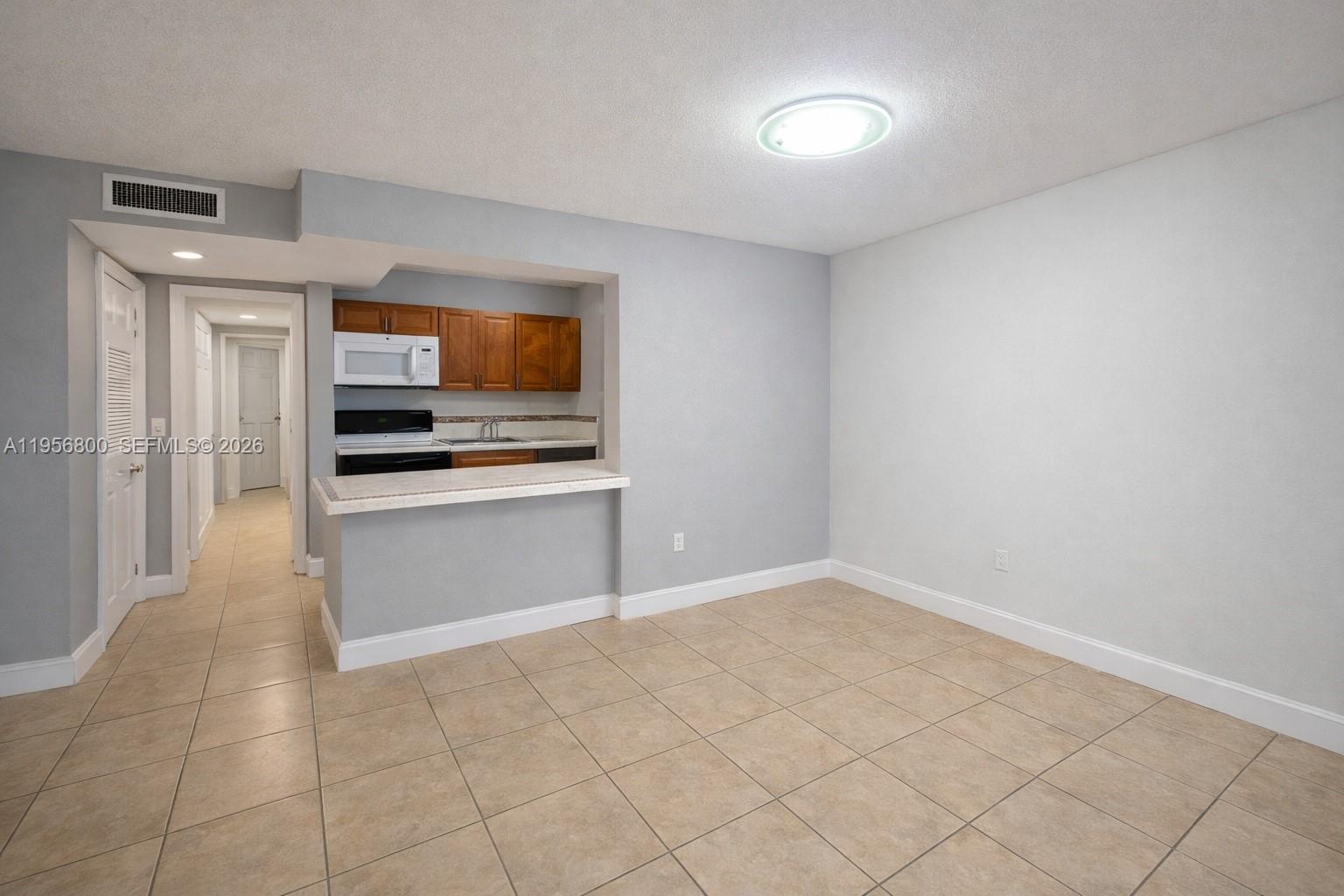 UNIVERSITY TRAIL CONDO - Residential