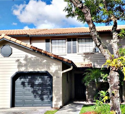 Photo of 9064 Vineyard Lake Dr, Plantation, FL 33324 (MLS # A11876820)