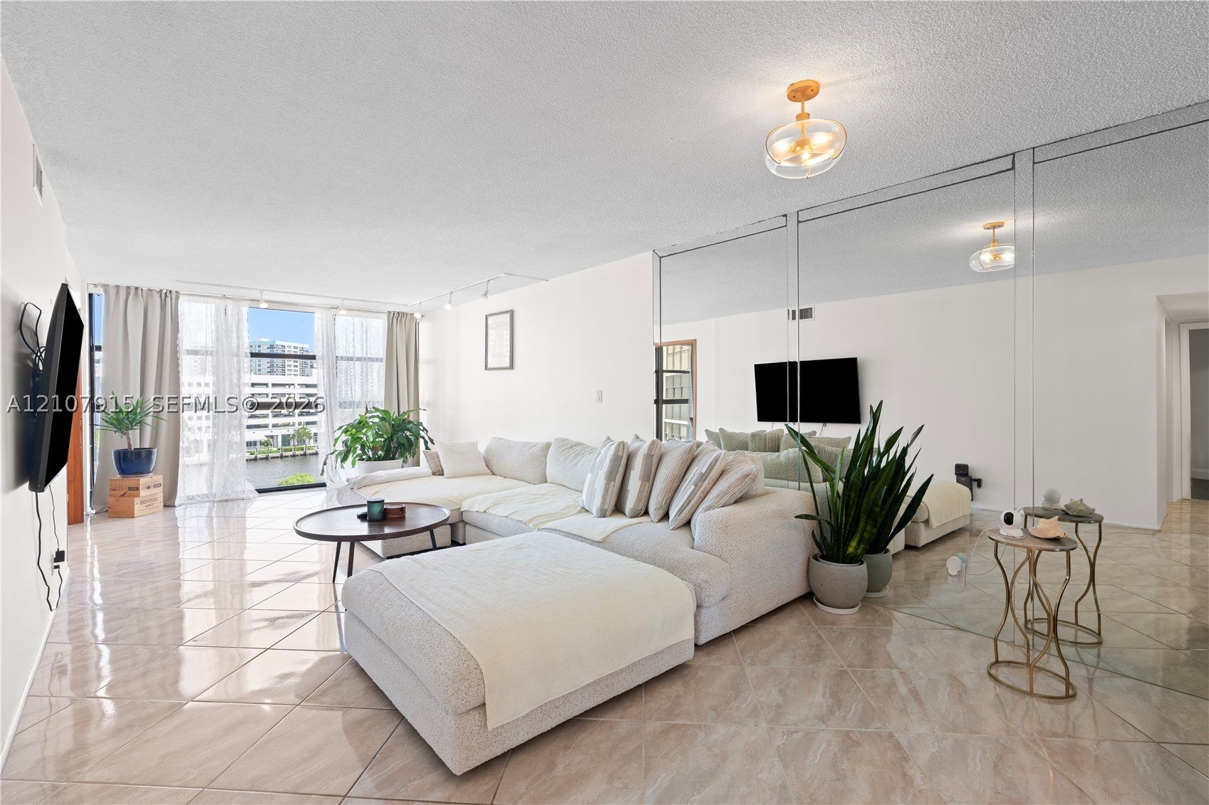400 Leslie Dr 622