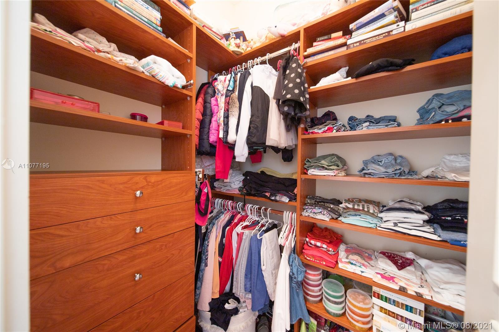 TROPICAL ISLE HOMES SUB 4 - Residential