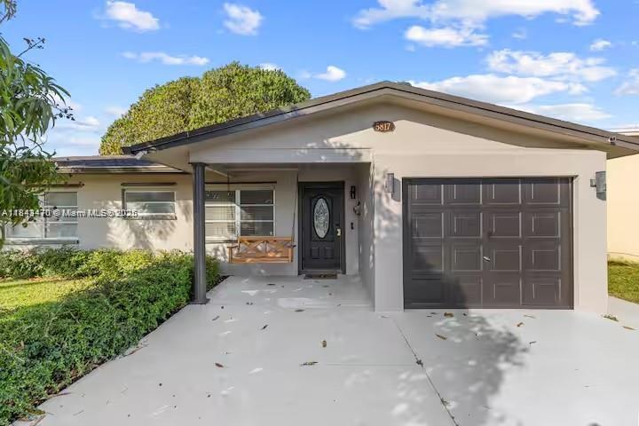 WELCOME HOME! This immaculately maintained home is waiting for your family! A beautiful 3 bedroom home in a quiet, vibrant neighborhood. Very close to EVERYTHING....Eateries, Stores, Parks with Waters Edge Water Park within walking distance! ALL major travel 20 mins or less....Sawgrass Expressway (5 mins), Florida Turnpike (5 mins), I-95 (10 mins), I- 595 (10 mins) & I-75 (20 mins)!
Come see this beauty and FALL IN LOVE!!!