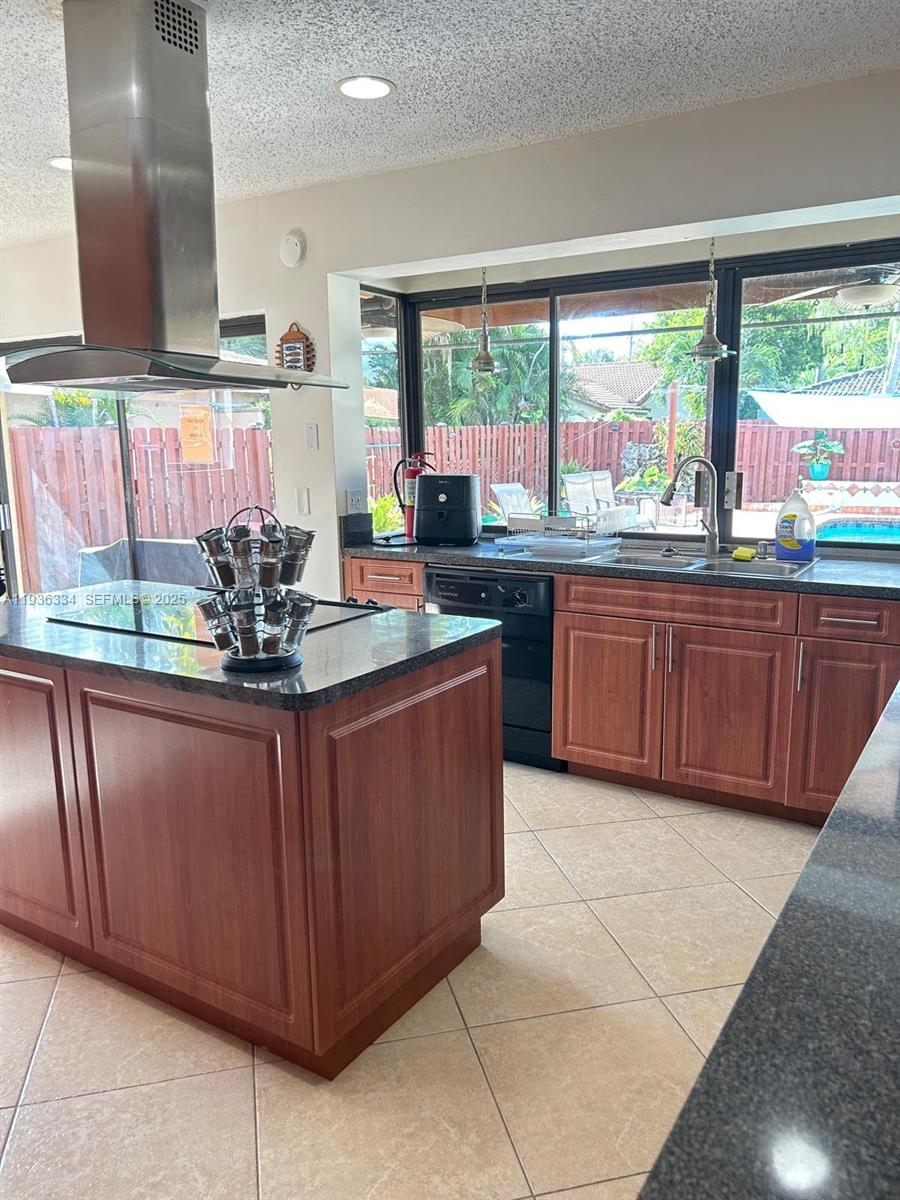 RAMBLEWOOD SOUTH - Residential Lease