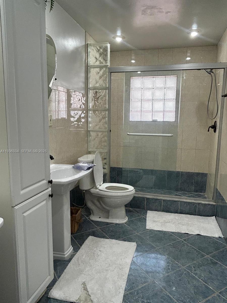 RAMBLEWOOD SOUTH - Residential Lease