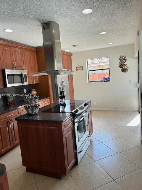 RAMBLEWOOD SOUTH - Residential Lease